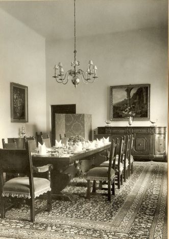 11- Savarsin dining room towards upstairs pantry